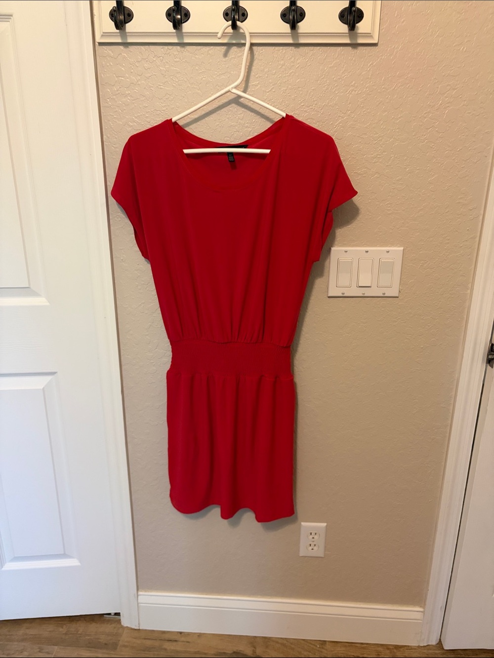 White House Black Market Red Short Sleeve Elastic-Waist Dress